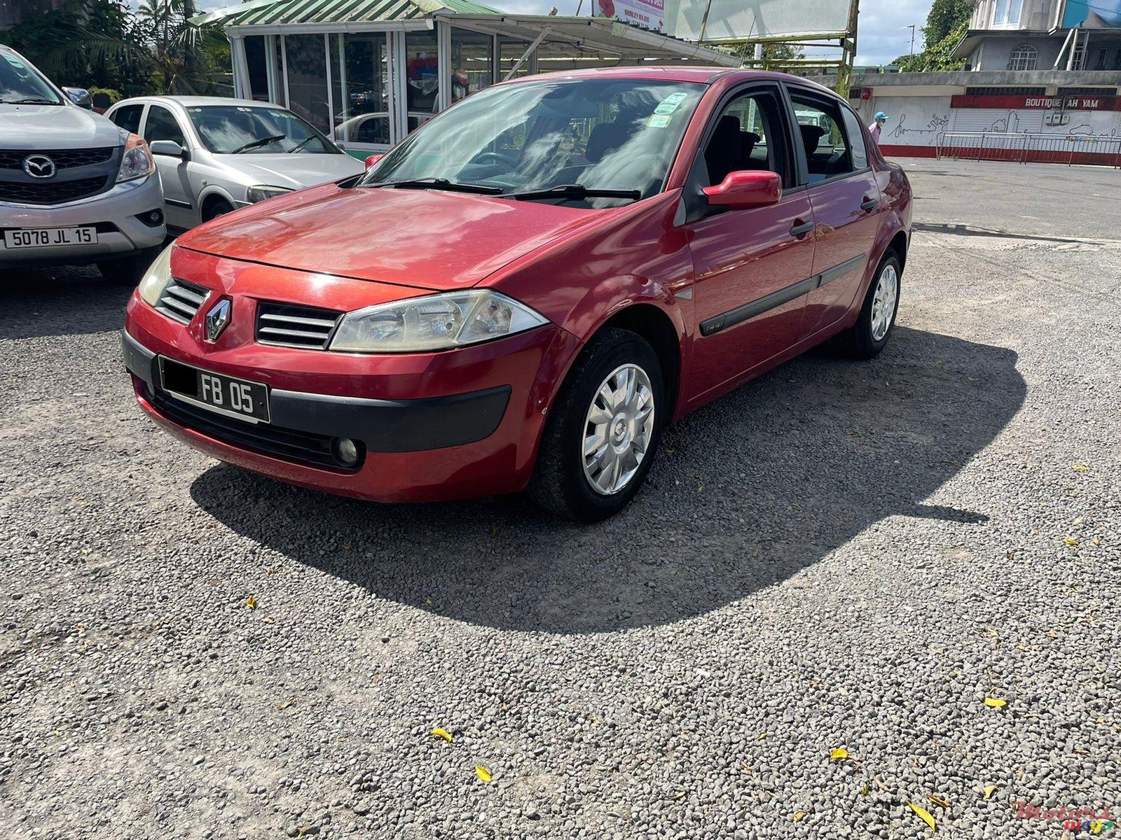 2005' Renault Megane photo #2