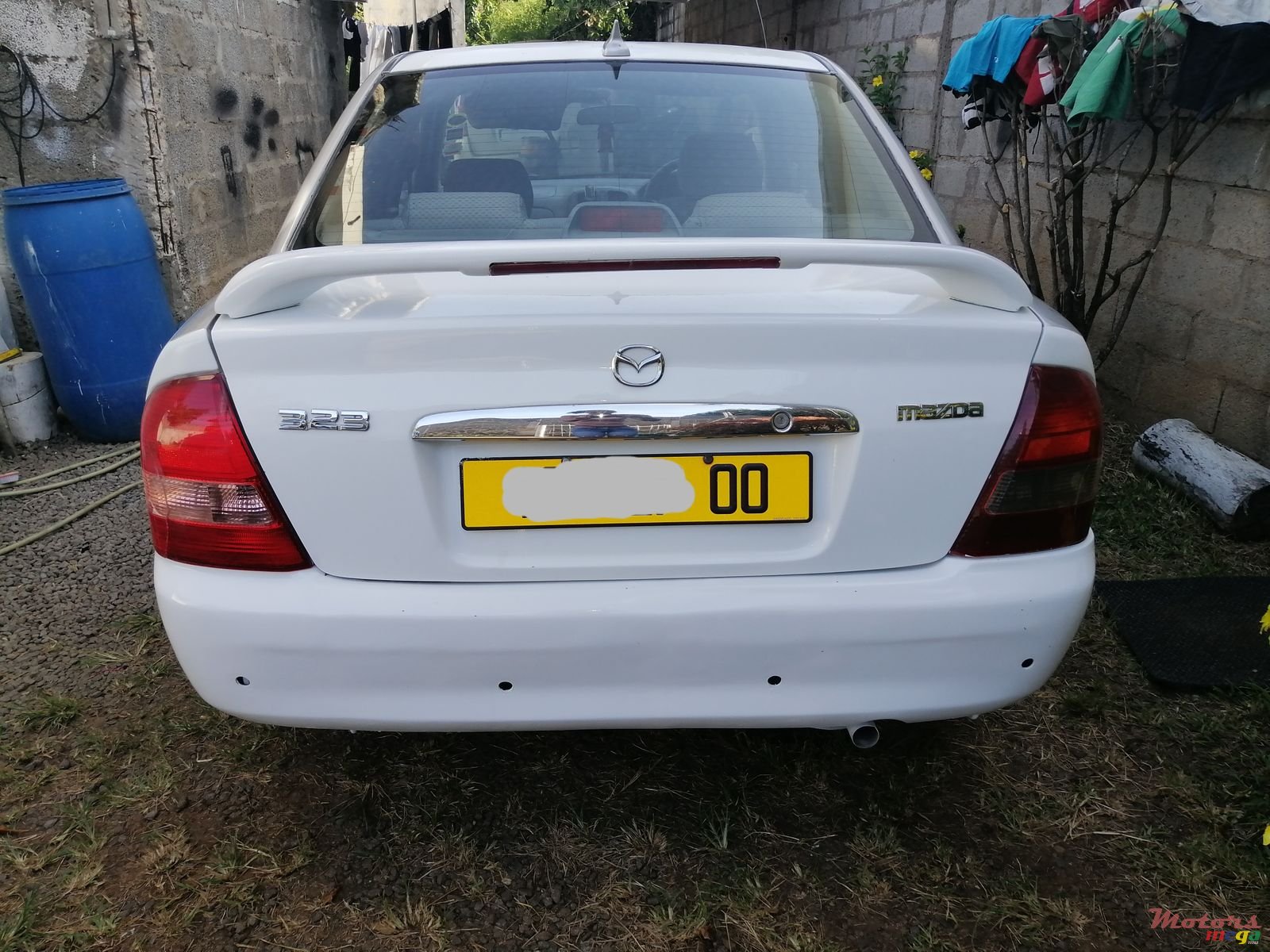 2000' Mazda 323 Familia photo #2