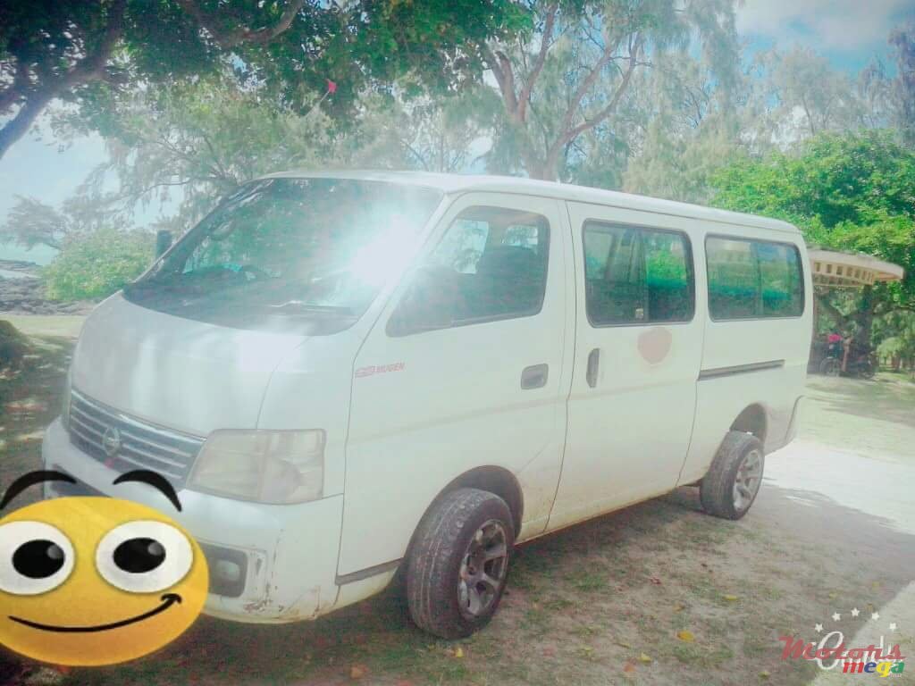 2003' Nissan Urvan photo #1