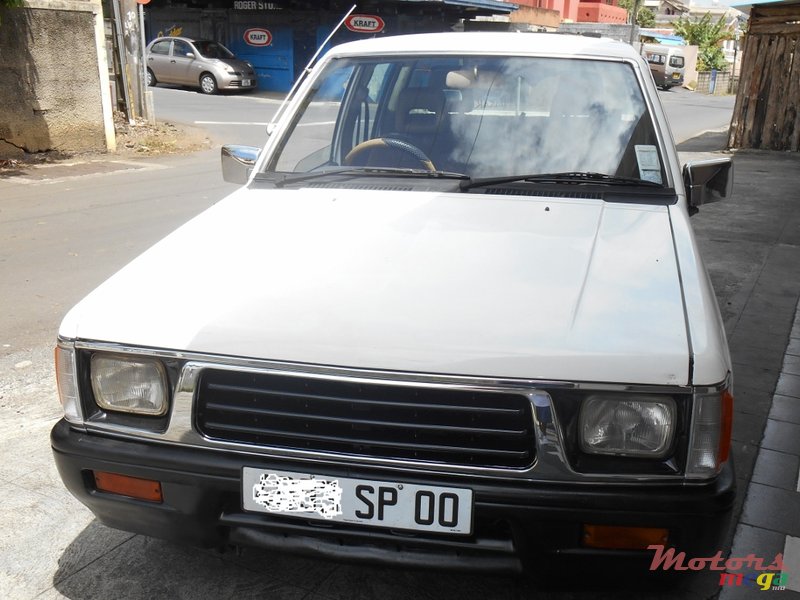 2000' Mitsubishi L 200 japon photo #1