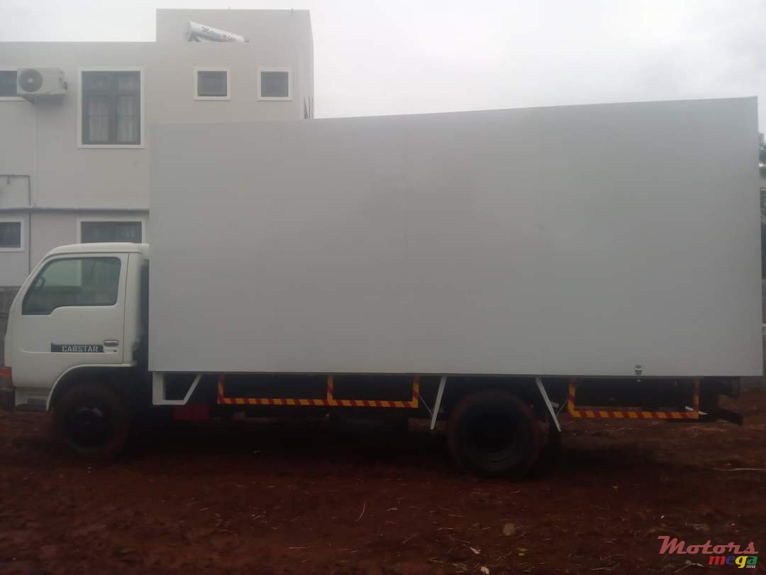 2008' Nissan Nissan cabstar photo #1