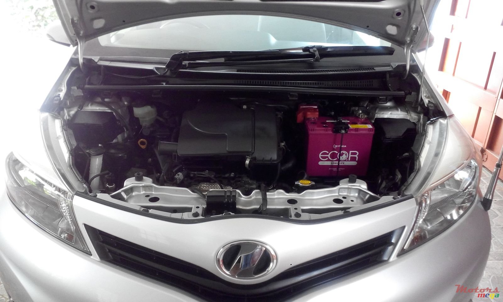 2014' Toyota Vitz photo #6