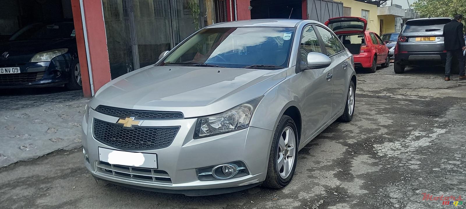 2013' Chevrolet Cruze photo #2