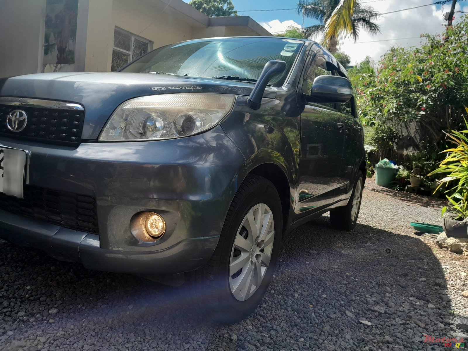 2011' Toyota photo #1