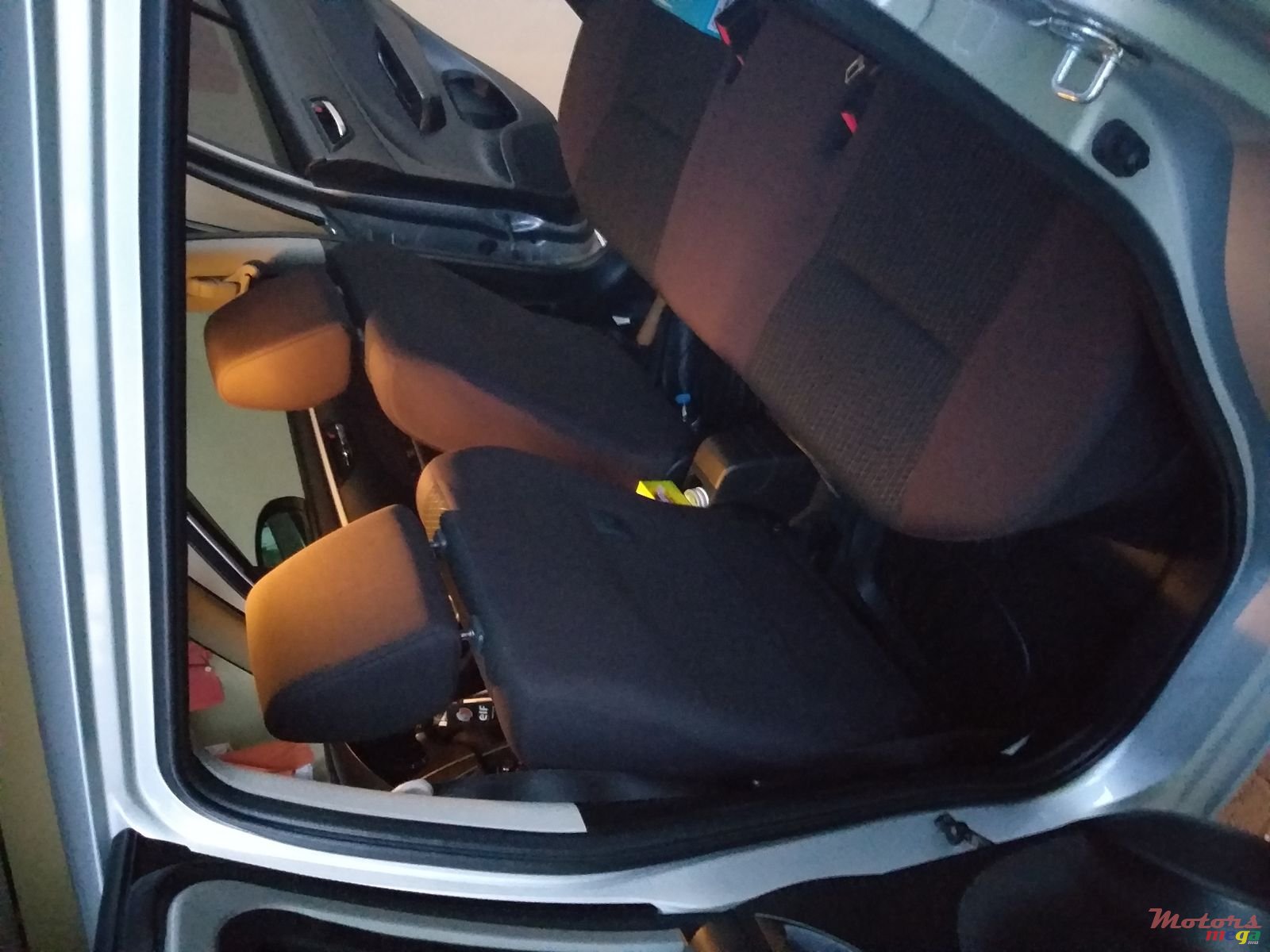 2013' Suzuki Swift photo #2