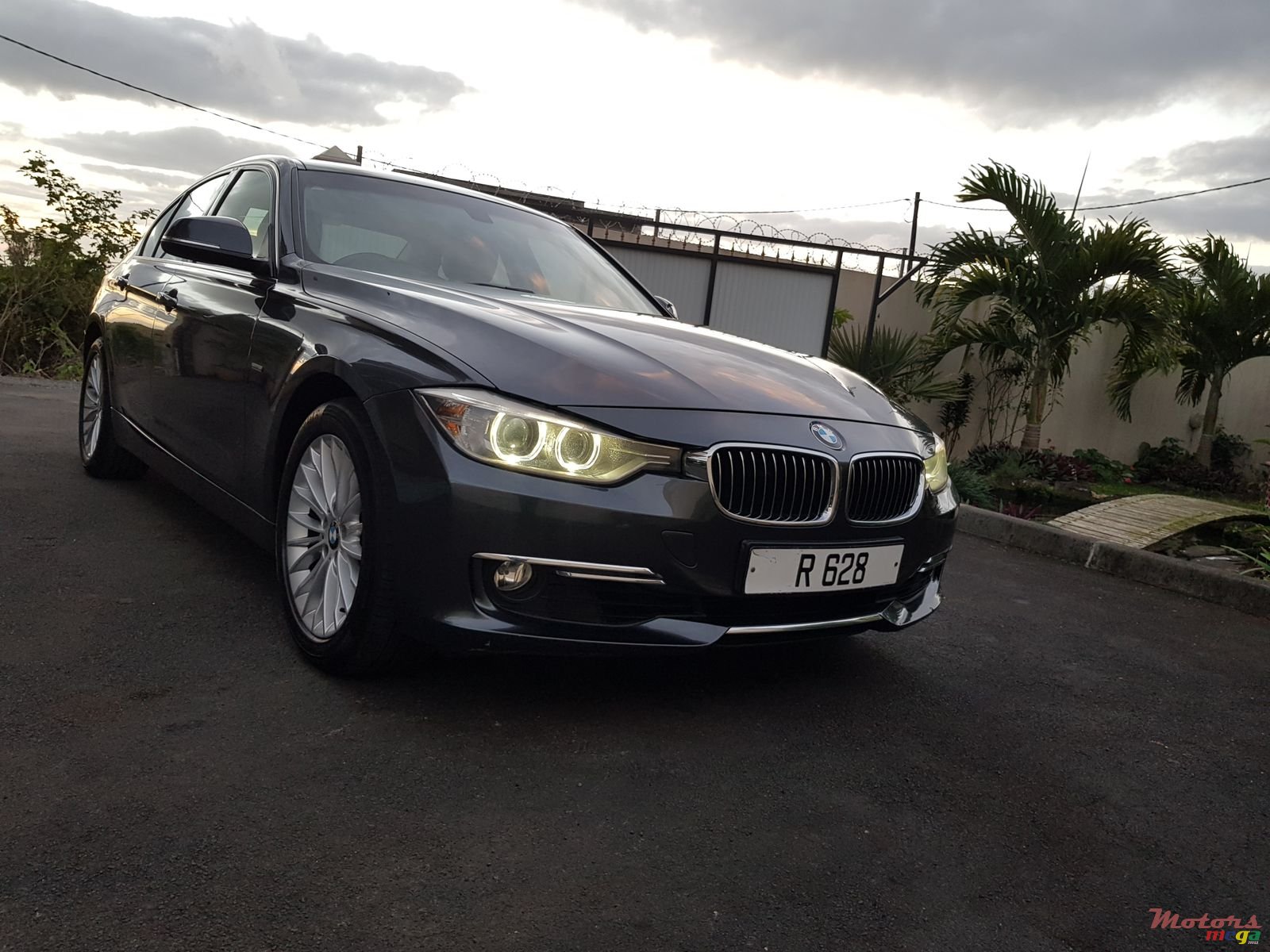 2013' BMW 320 Automatic photo #1