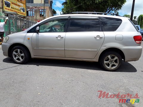 2001' Toyota Picnic photo #4