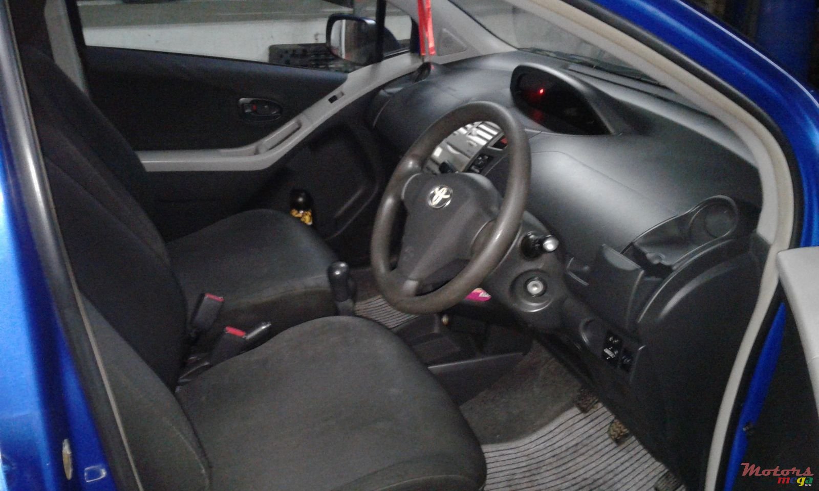 2008' Toyota Yaris photo #6