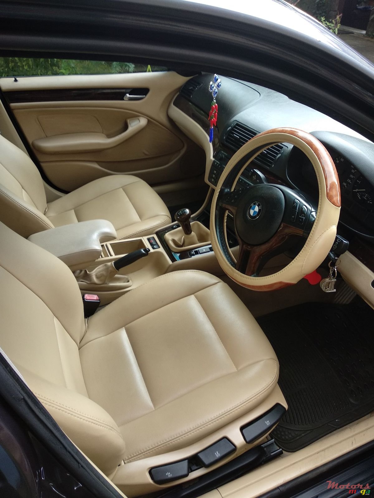 2004' BMW 318 photo #7