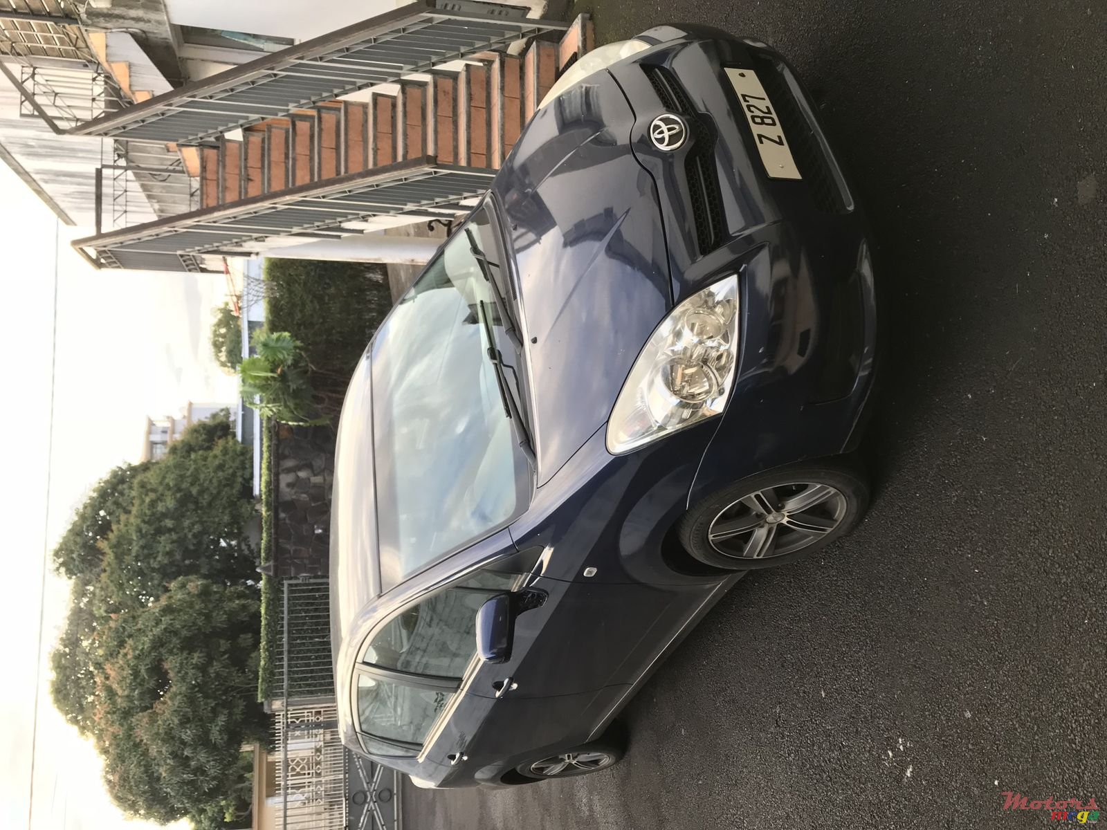 2009' Toyota Verso photo #2