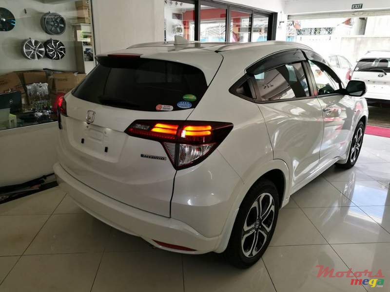 2015' Honda HR-V Vezel photo #5