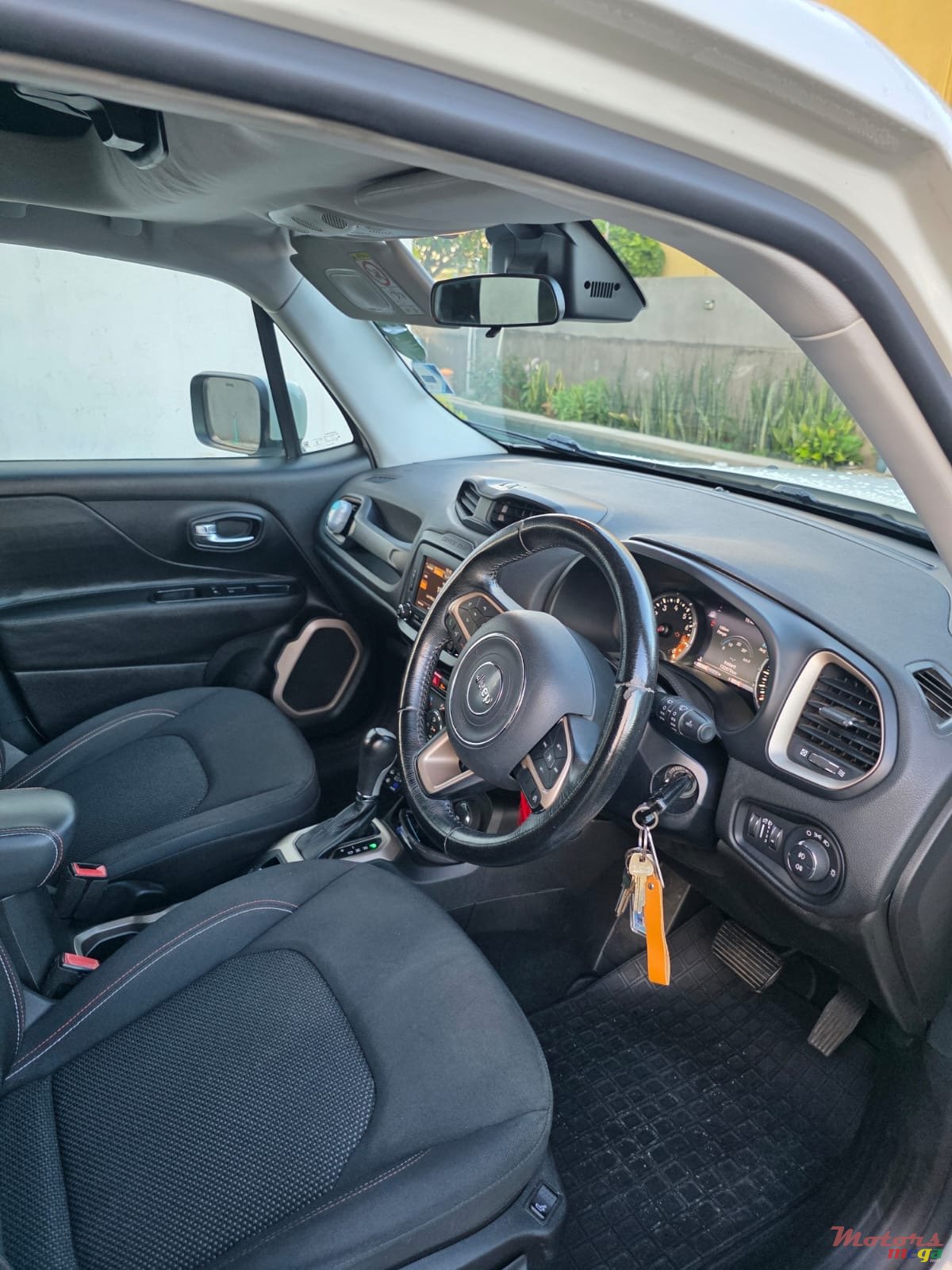 2018' Jeep Renegade photo #6