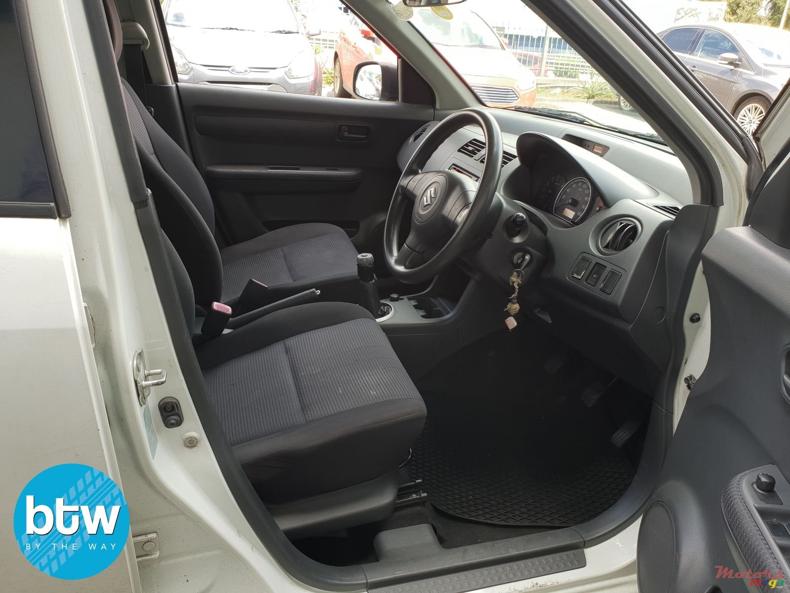 2013' Suzuki Celerio photo #7