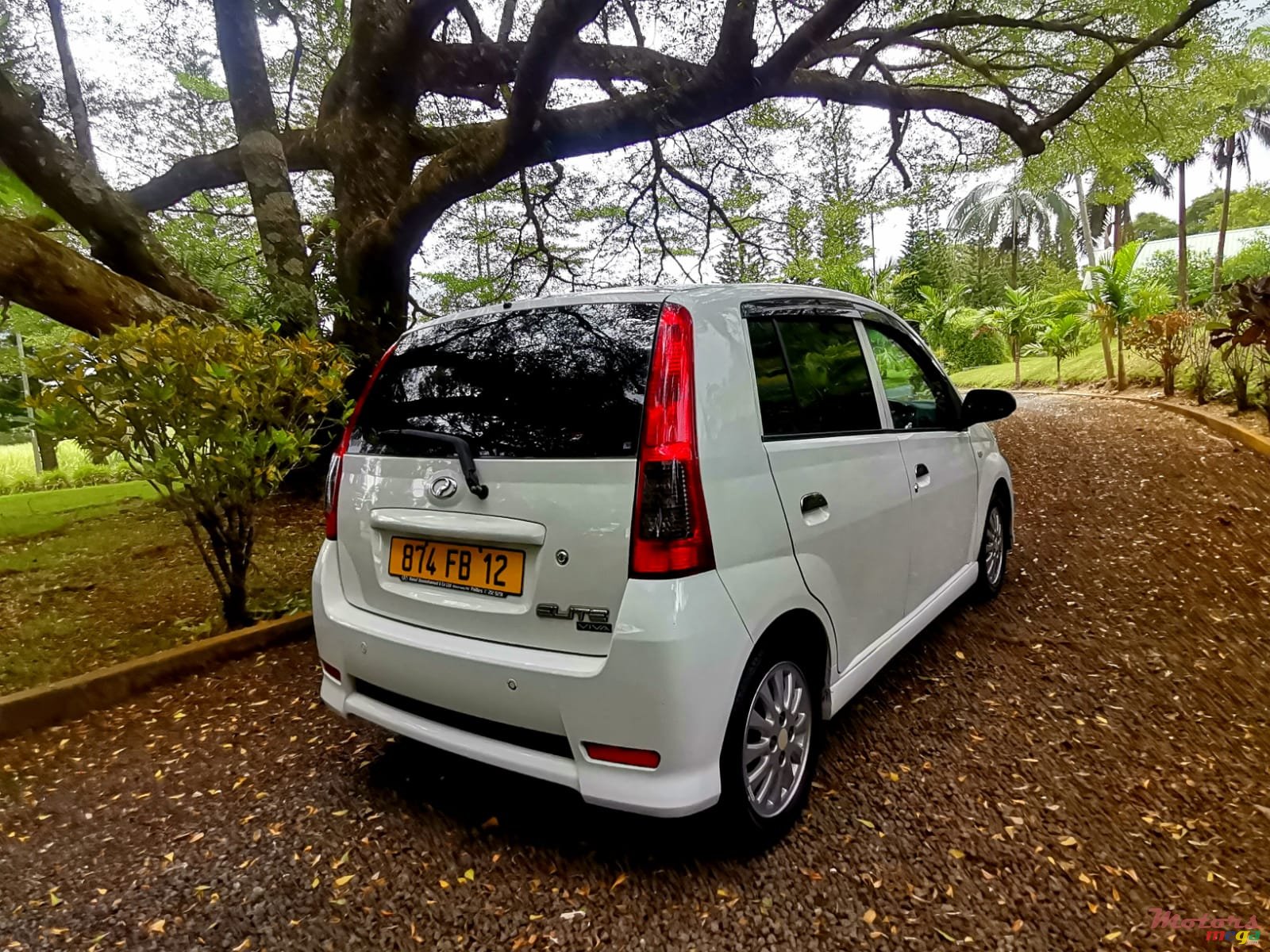 2012' Perodua Viva Elite photo #5