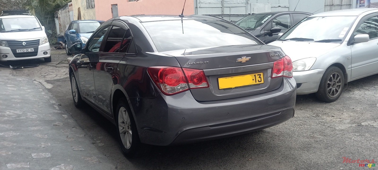 2013' Chevrolet Cruze photo #3