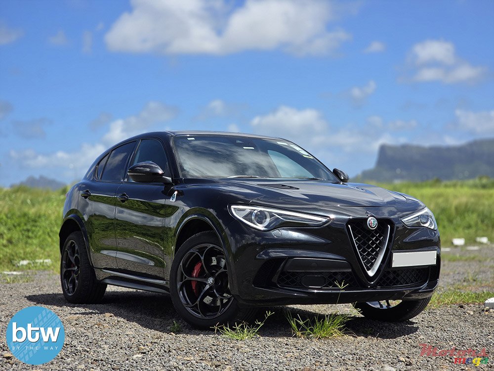 2019' Alfa Romeo Stelvio QUADRIFOGLIO V6 2.9 photo #1