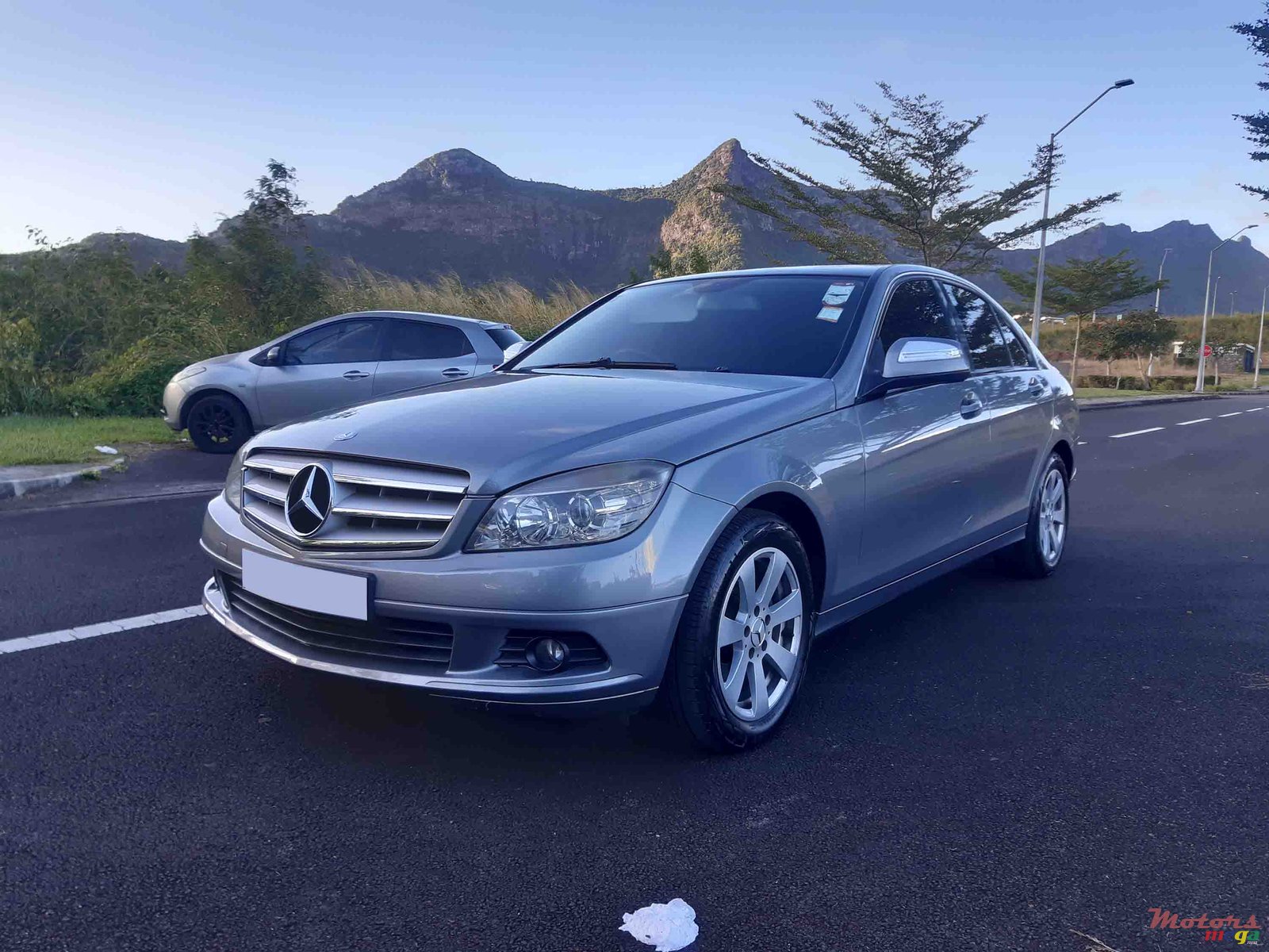 2009' Mercedes-Benz CL 200 photo #2