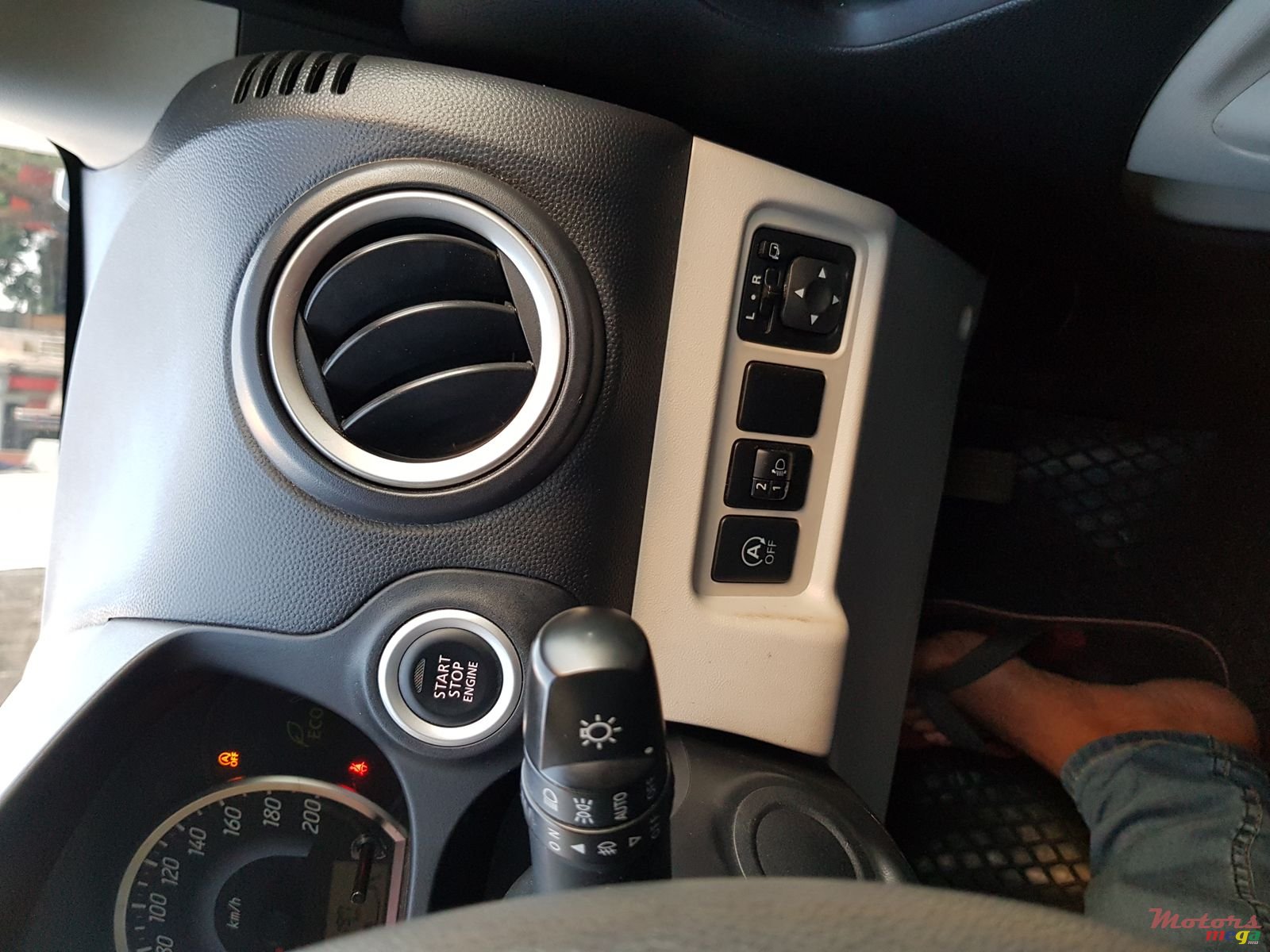 2013' Mitsubishi Mirage automatic photo #5