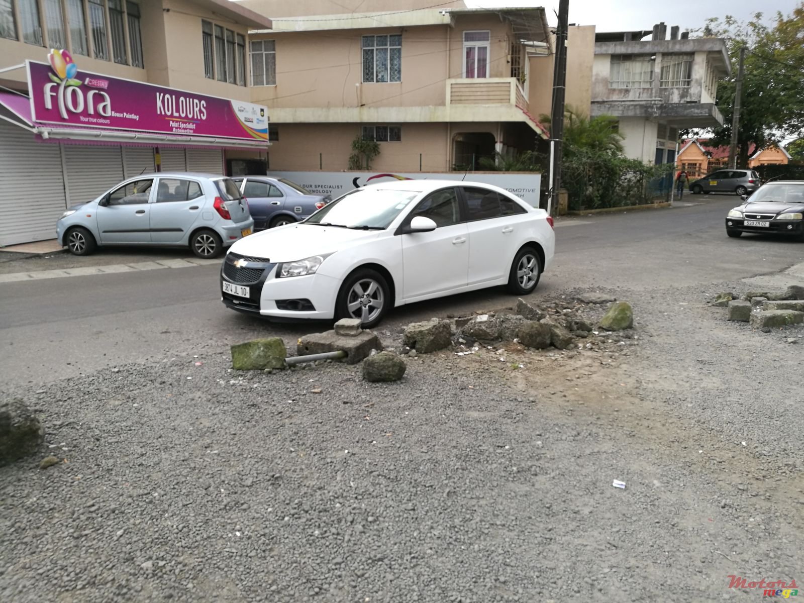 2011' Chevrolet Cruze photo #2
