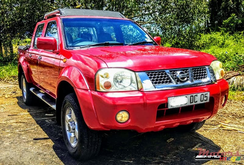 2005' Nissan Hardbody 4x4 Predator photo #1