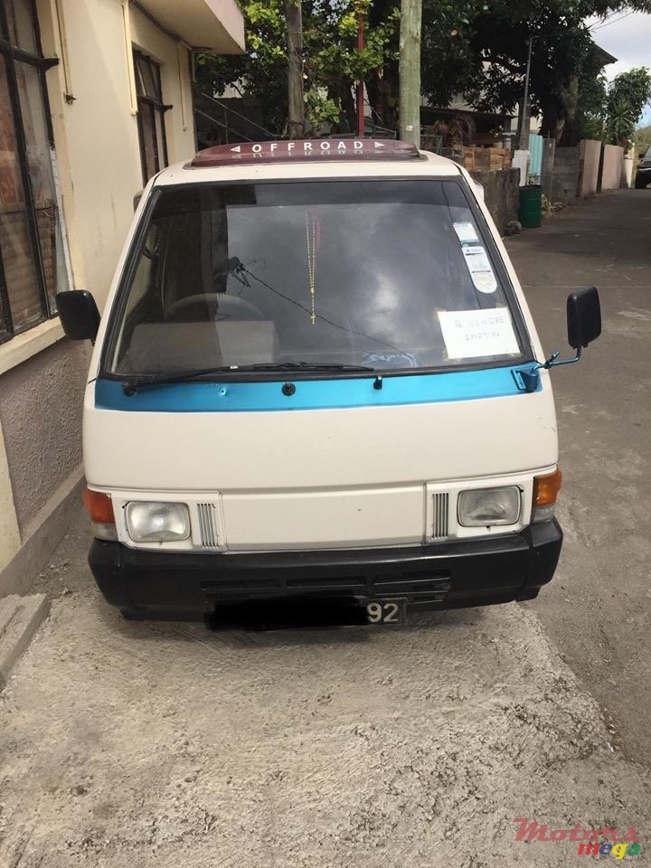 1992' Nissan Vanette cargo photo #2