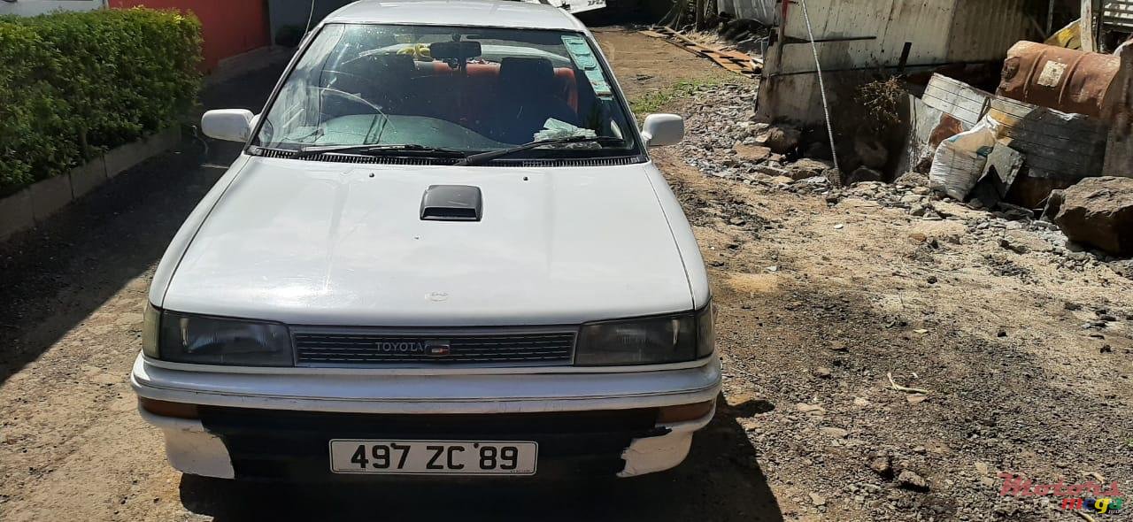 1989' Toyota photo #2