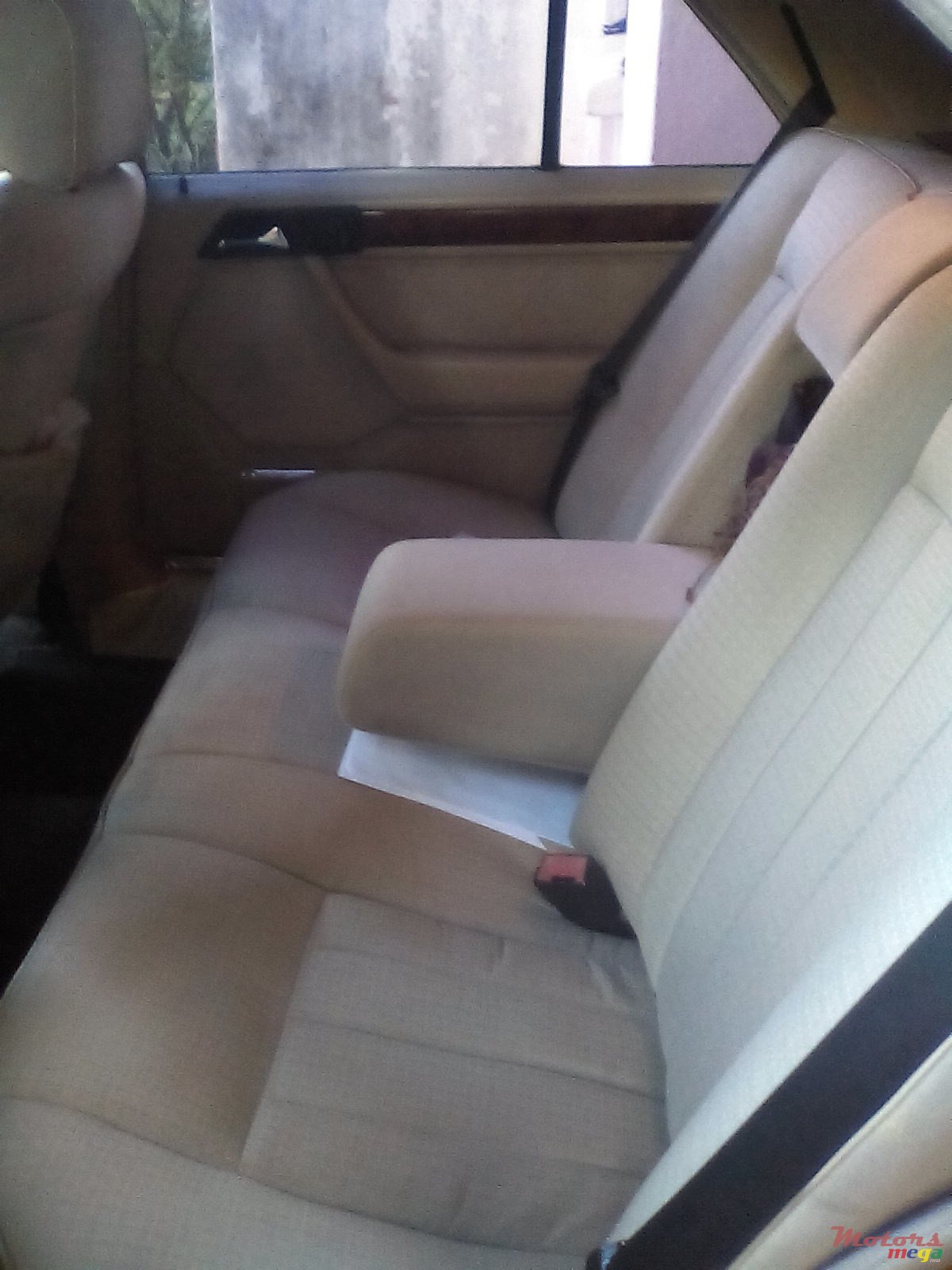 1995' Mercedes-Benz 220E photo #4