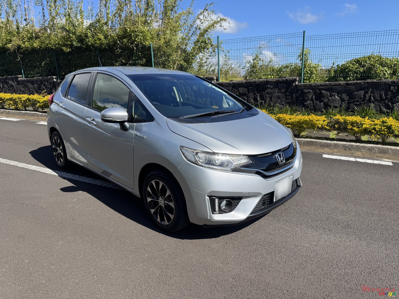 2017' Honda Fit hybrid photo #4