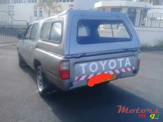 2000' Toyota Hilux photo #3