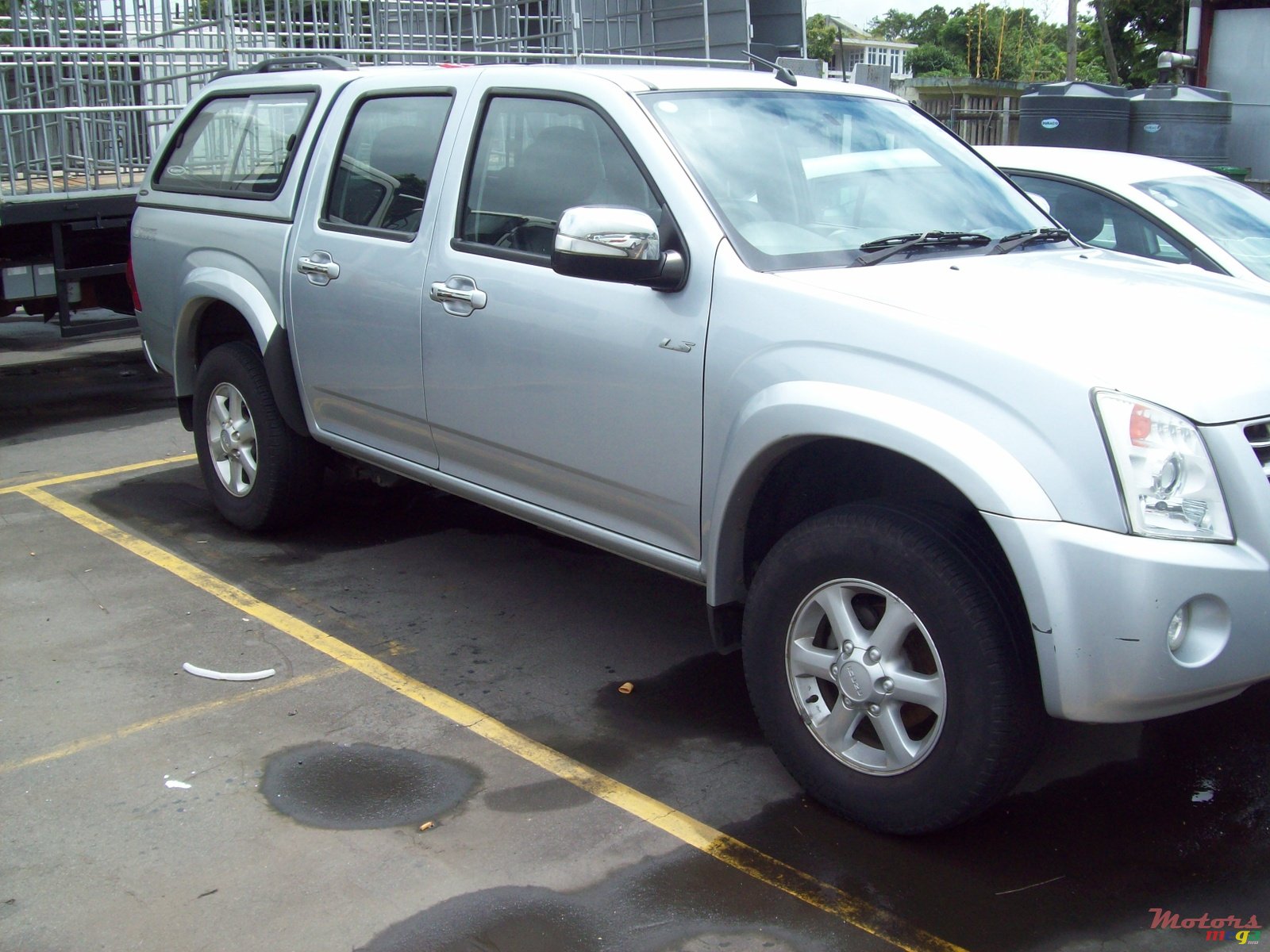 2009' Isuzu D-Max photo #2