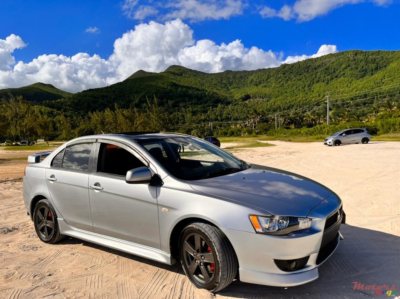 2011' Mitsubishi Lancer Evolution EX 1.5 GLS photo #3