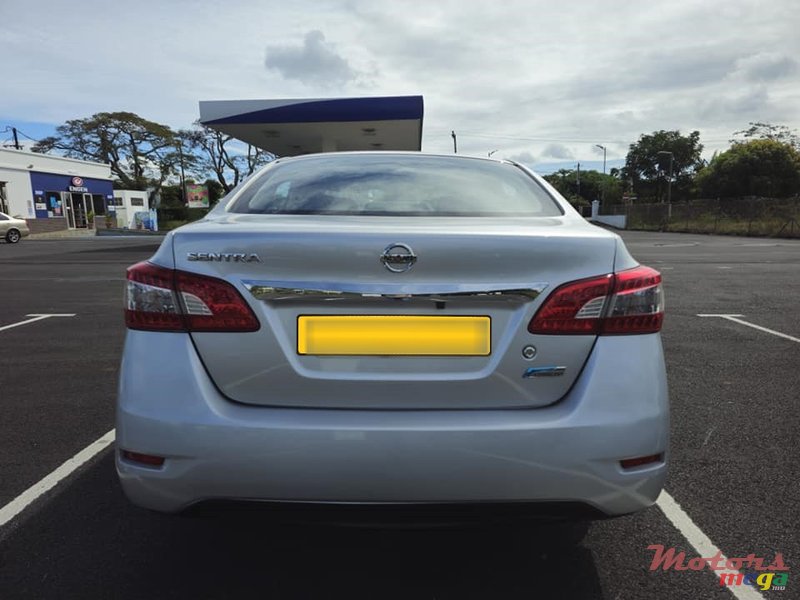 2016' Nissan Sentra photo #3