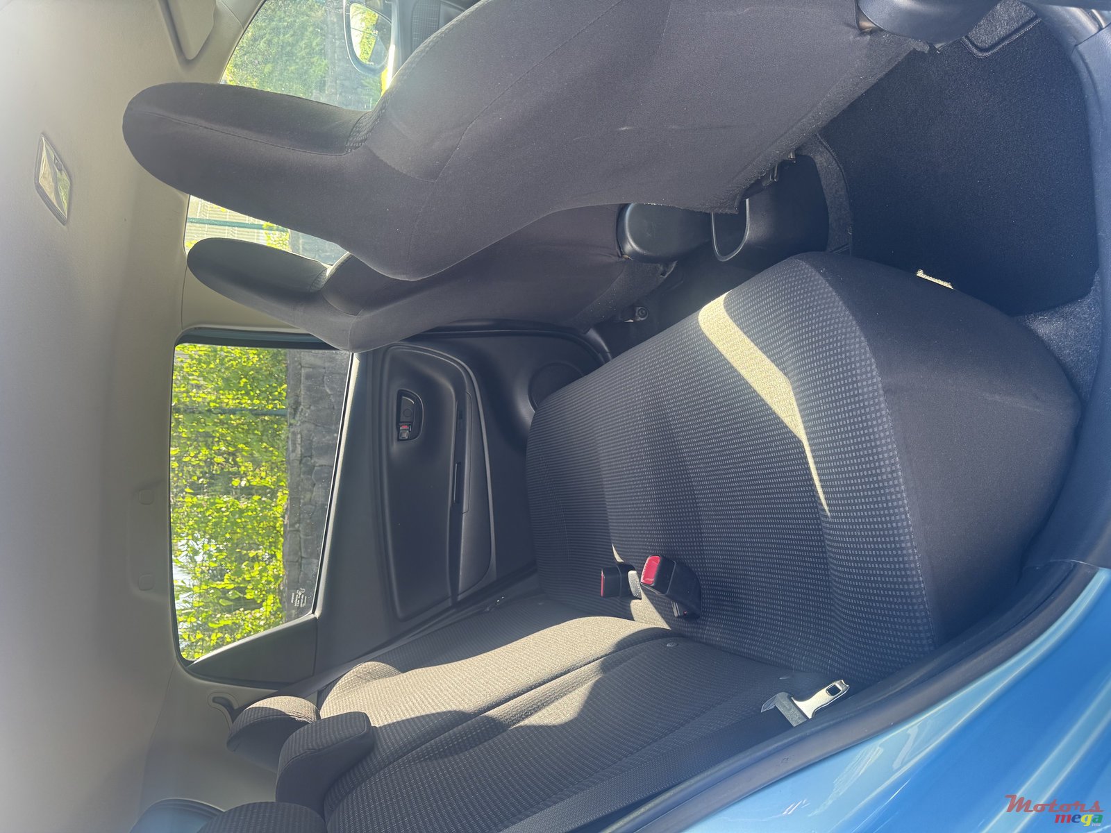 2016' Toyota Vitz 1300cc photo #7