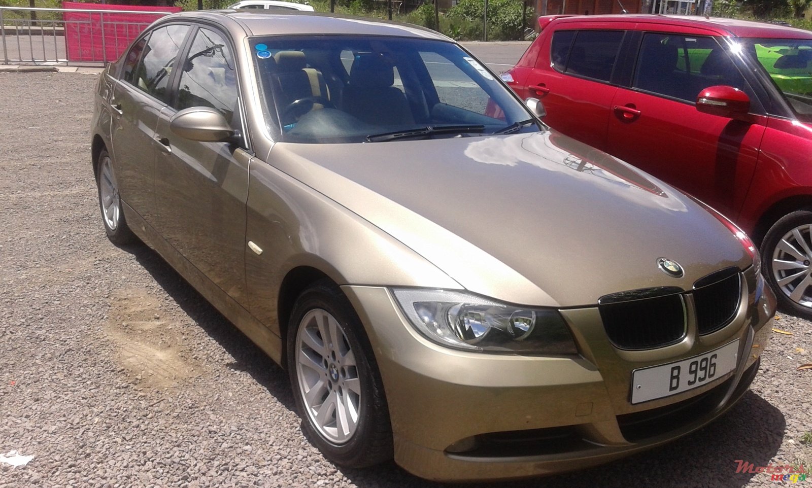 2006' BMW 320 photo #1