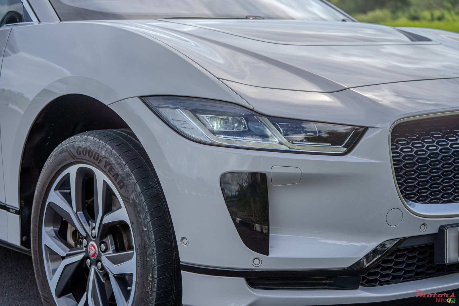 2019' Jaguar I-Pace 400 SE photo #4