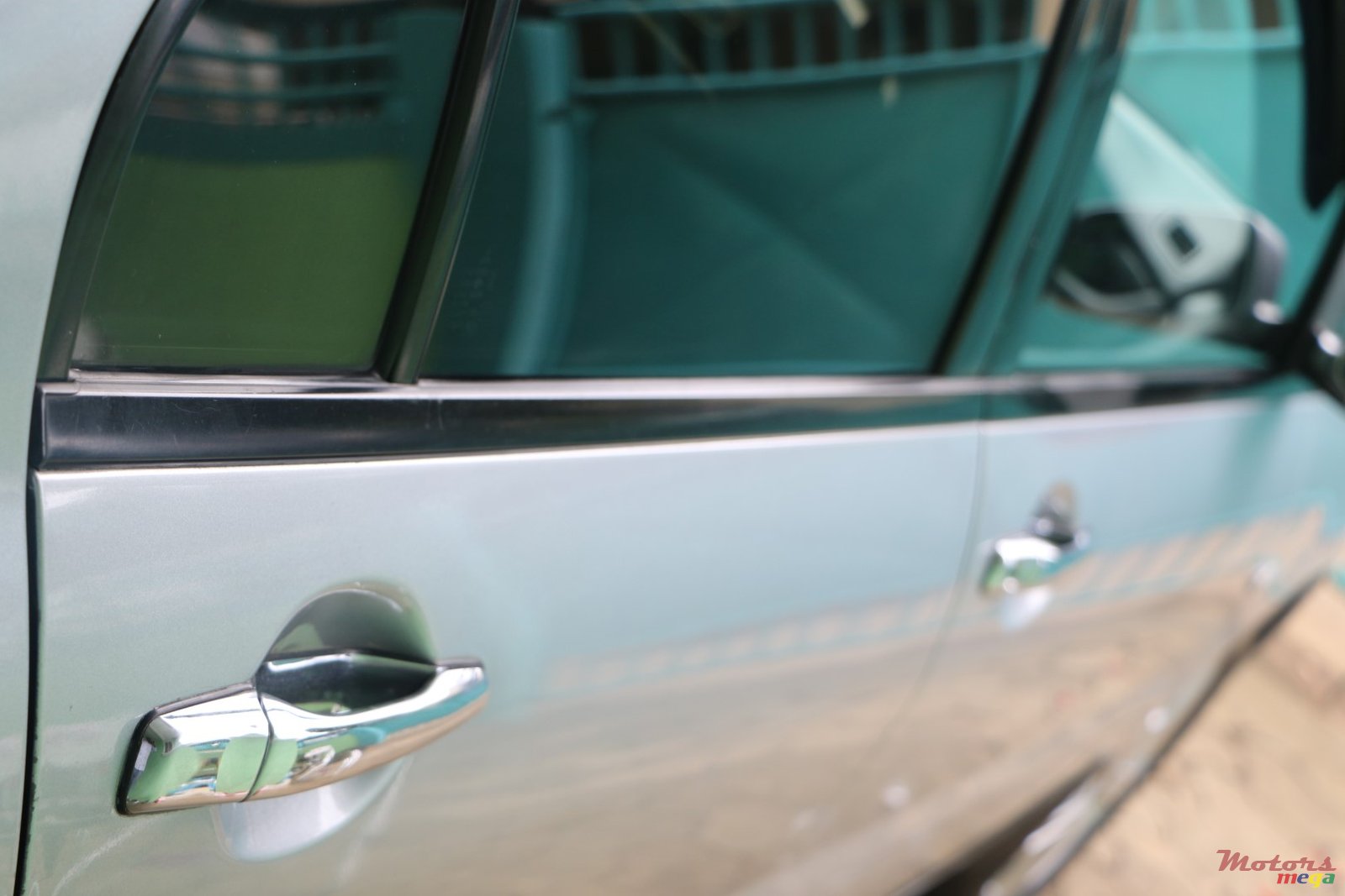 2005' Mitsubishi Lancer GLX photo #7