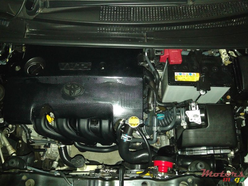 2011' Toyota Vitz RS model- Septronic photo #5