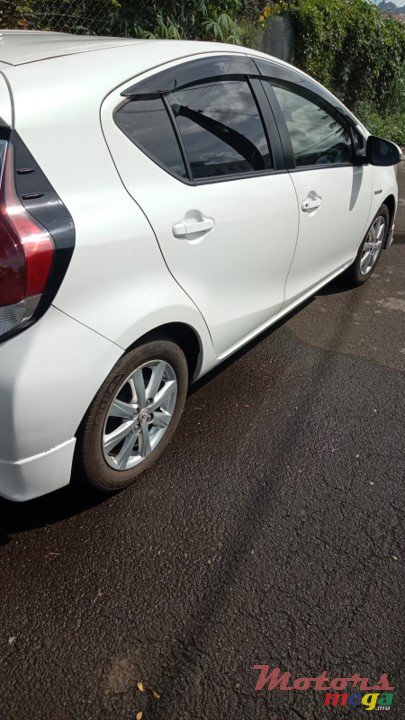 2016' Toyota Aqua photo #1