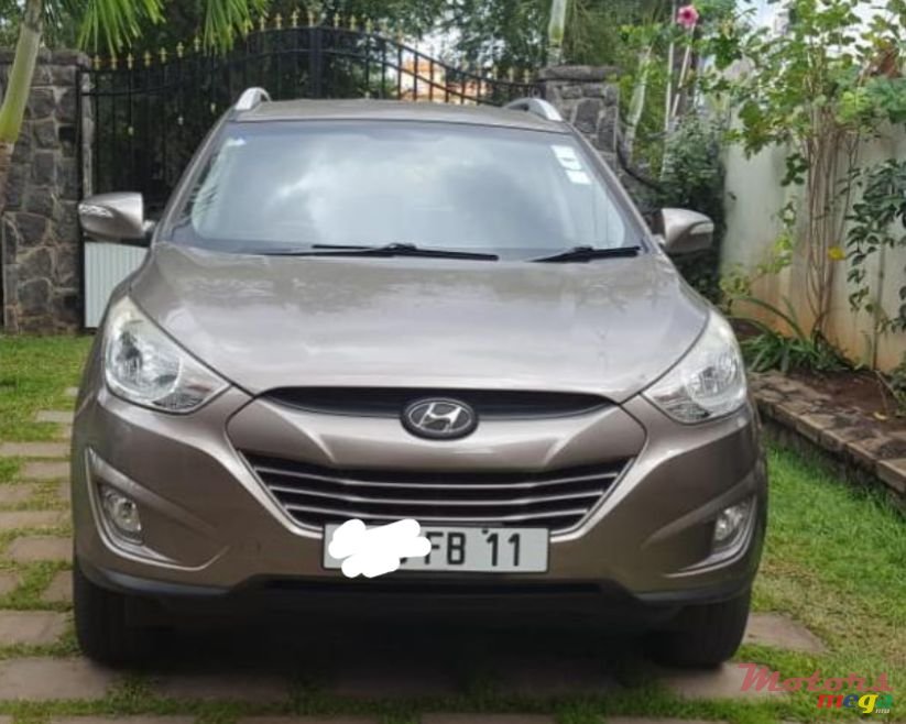 2011' Hyundai ix35 photo #2