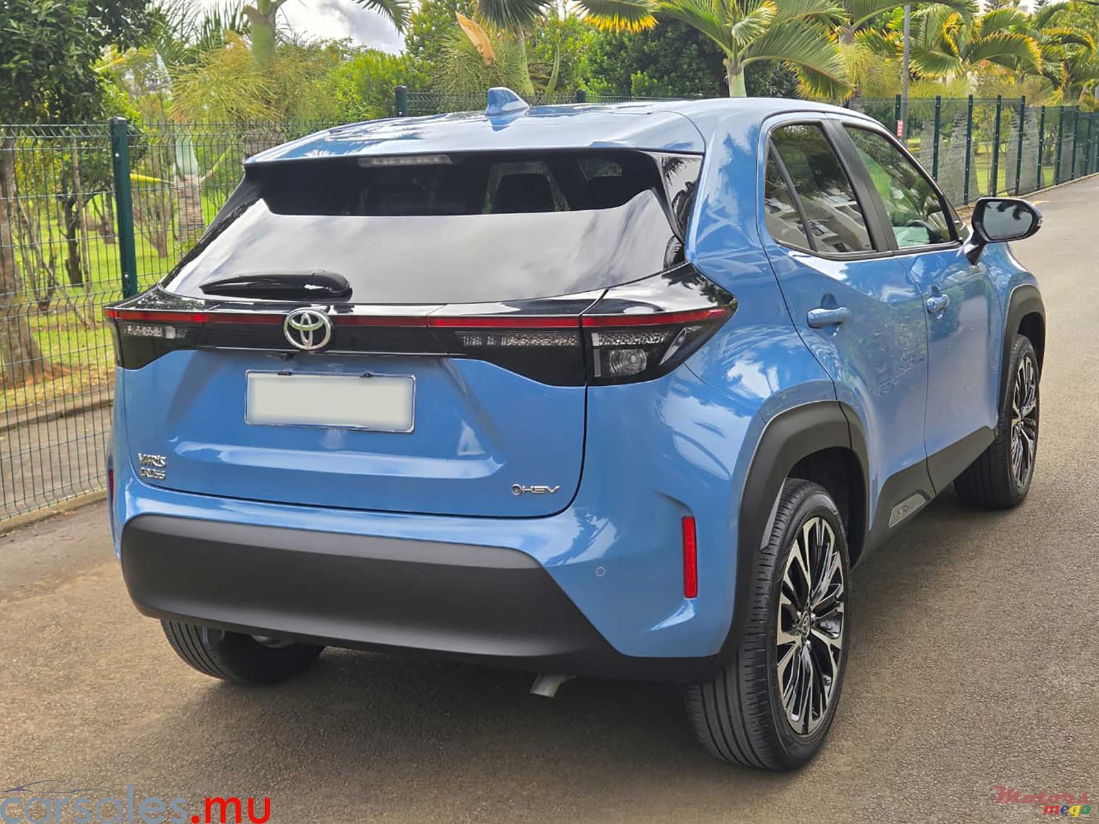 2024' Toyota Yaris Cross Z photo #4