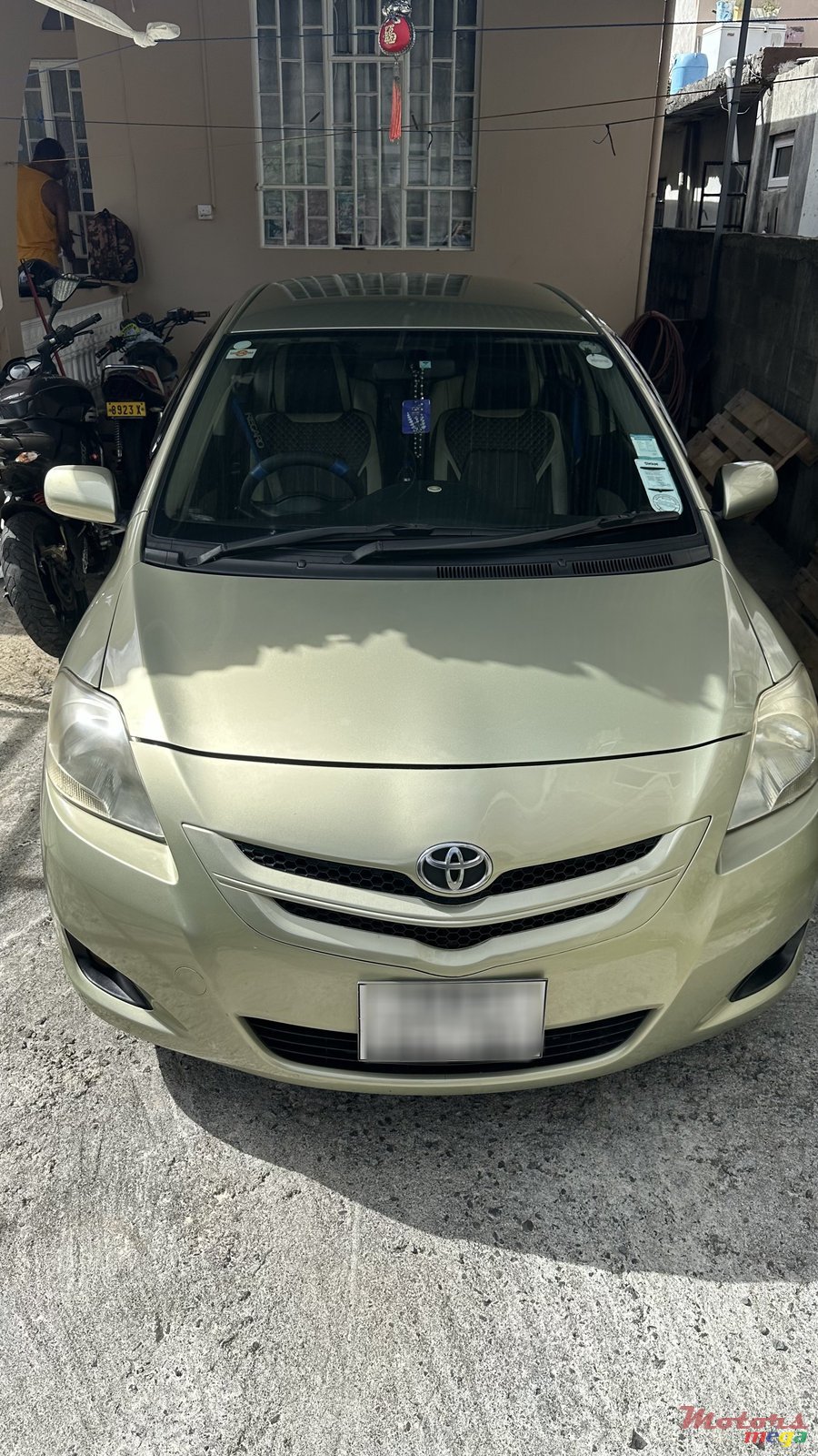 2006' Toyota Belta photo #2