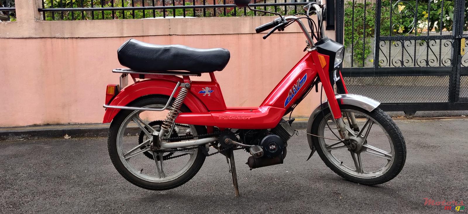 2001' Peugeot photo #1