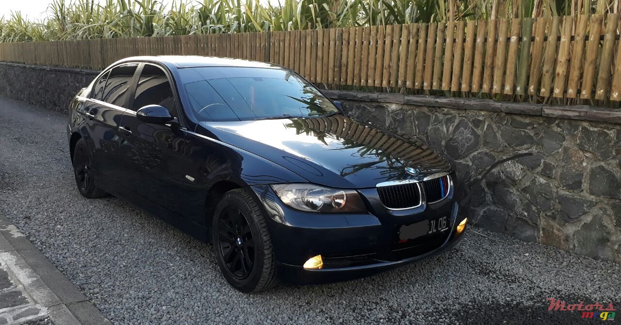 2006' BMW 3 Series 320i photo #1