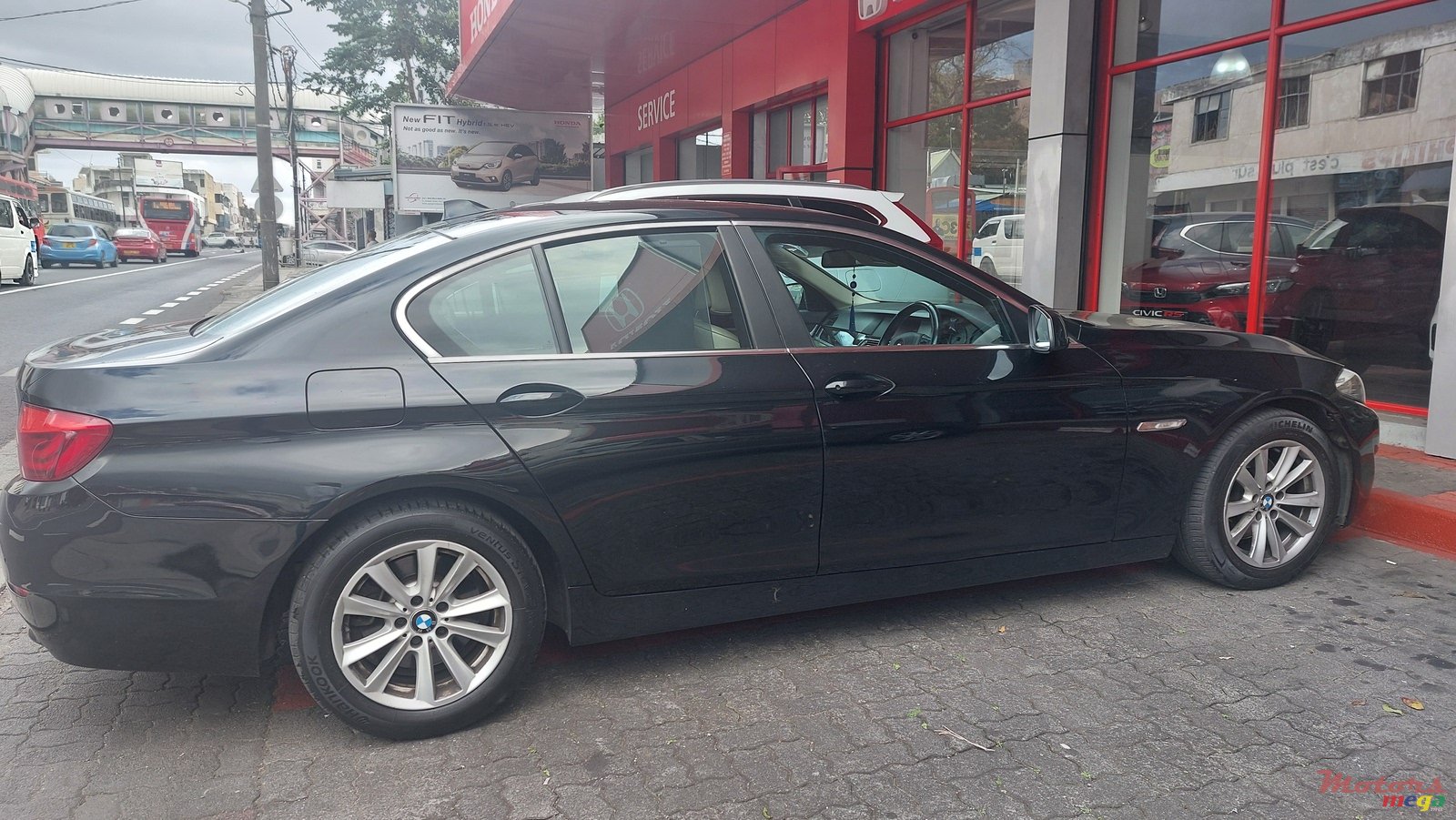 2012' BMW 520 photo #4