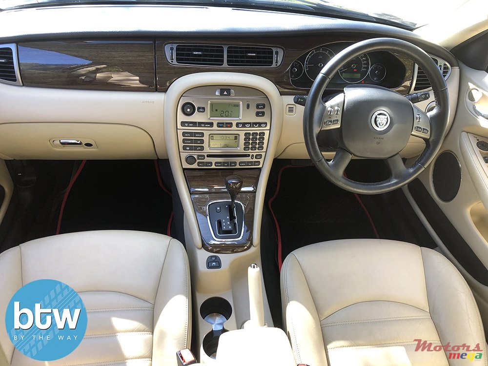 2009' Jaguar X-Type photo #6