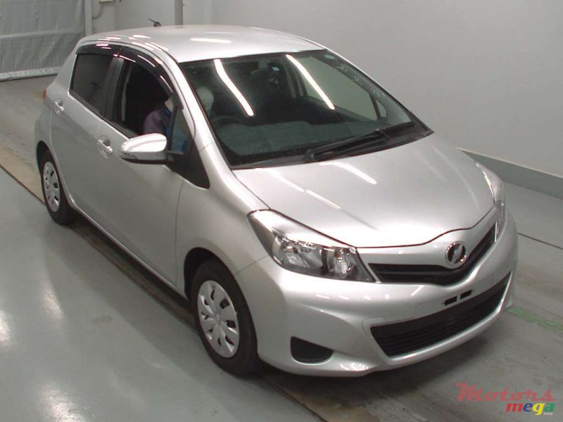 2014' Toyota Vitz photo #1