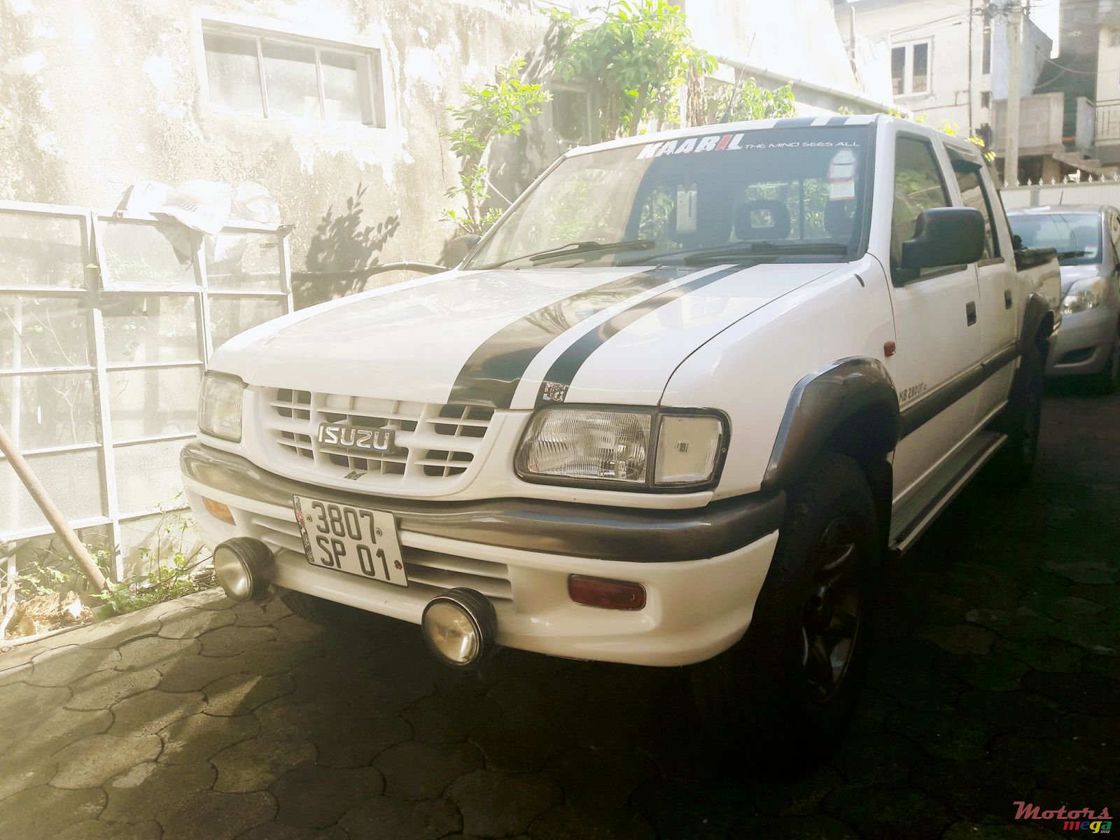 2001' Isuzu KB Series photo #1
