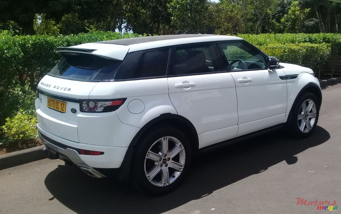 2011' Land Rover Range Rover Evoque photo #2