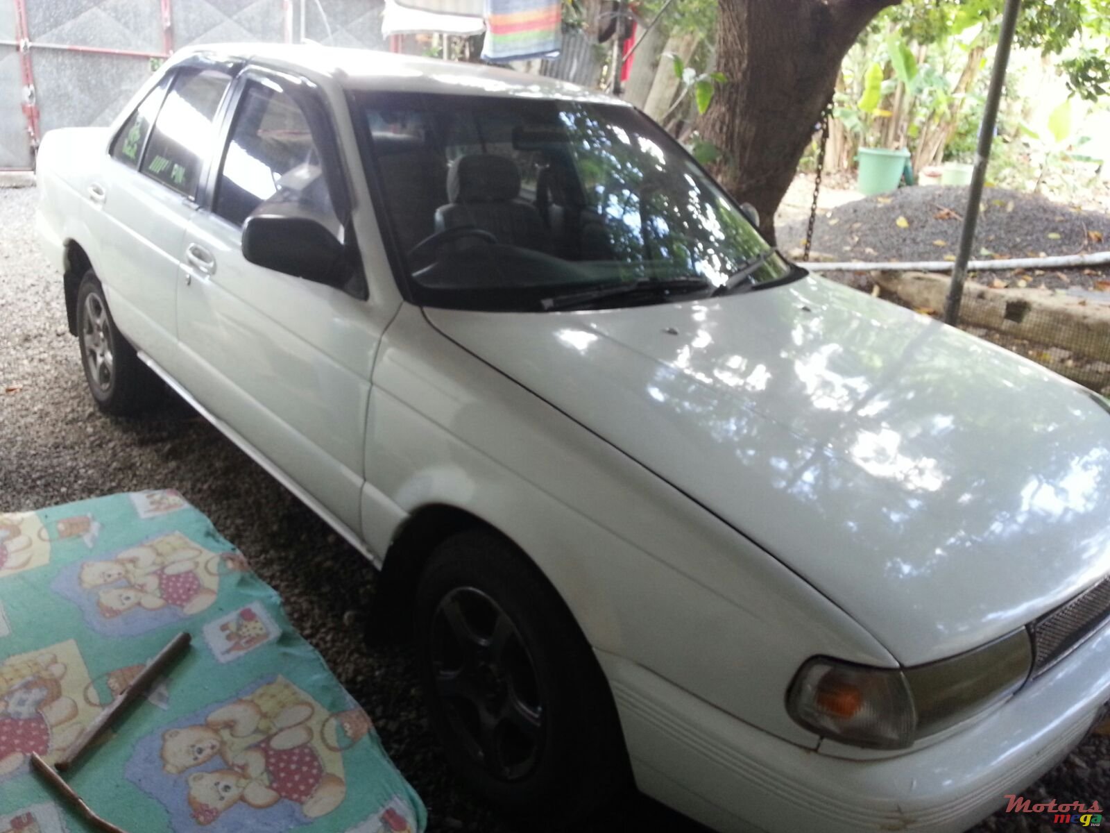 1993' Nissan Sunny photo #1