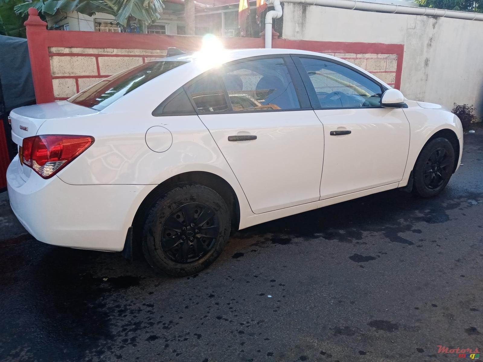 2012' Chevrolet Cruze photo #1